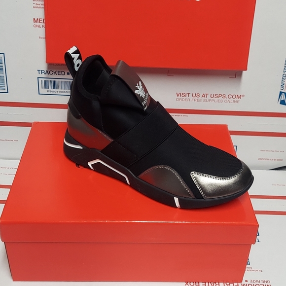 In Christmas gifts boxes! Best Women's Fashion anti-slip Walking Sneakers - Picture 2 of 9